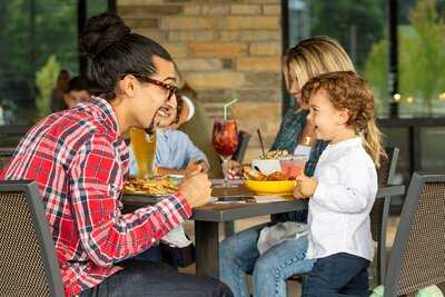 Rusty Bucket Restaurant And Tavern