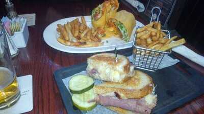 Irish Channel Restaurant And Pub