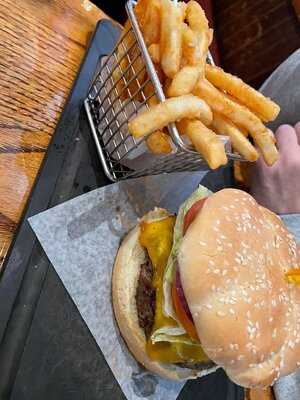 Irish Channel Restaurant And Pub