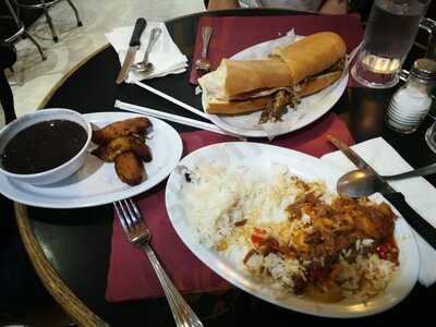 El Nuevo Siglo Supermarket