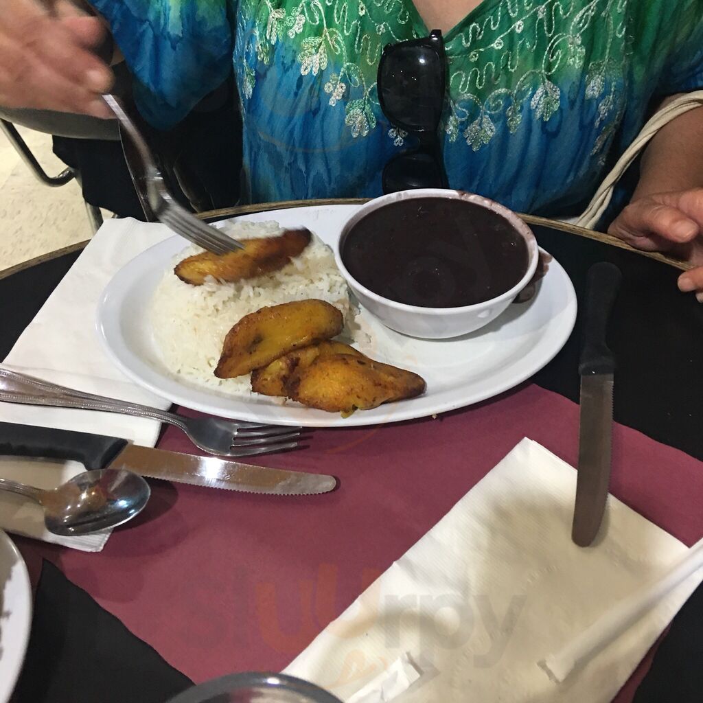 El Nuevo Siglo Supermarket