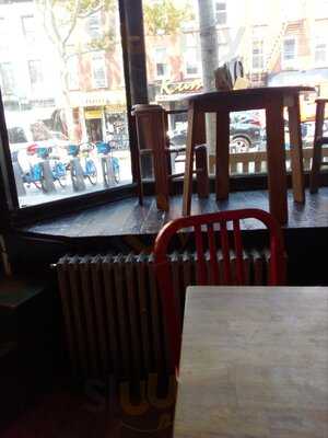 Court Street Grocers