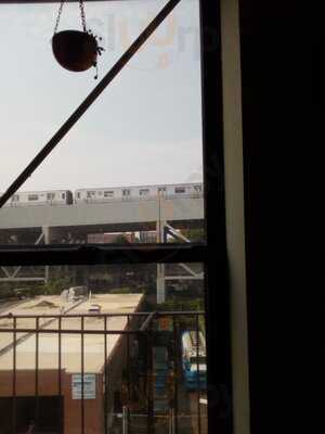 Court Street Grocers