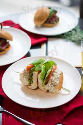 Pirata Caribbean Cuisine X Rum Bar