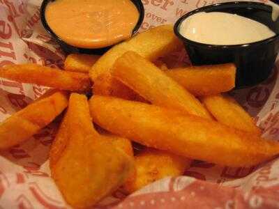 Red Robin Gourmet Burgers