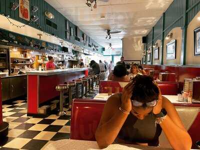 Lost In The 50's Diner
