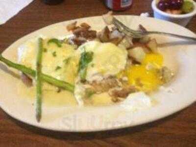 Tucker's Restaurant - Vine St