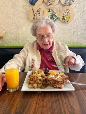 The Shop Breakfast & Lunch