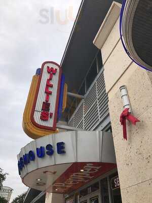 Willie's Grill & Icehouse