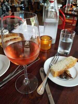 Gusto Italian Kitchen + Wine Bar