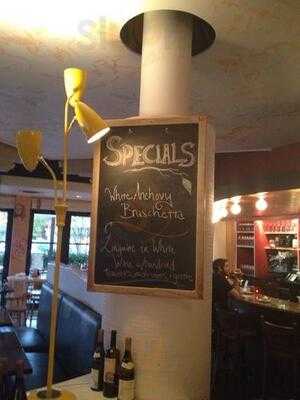 Gusto Italian Kitchen + Wine Bar