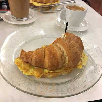 8 1/2 Caffe & Bottega