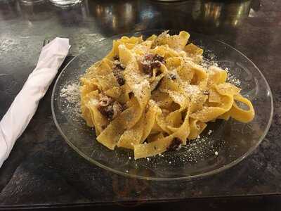 8 1/2 Caffe & Bottega