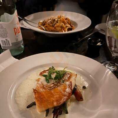 Dobson's Bar & Restaurant