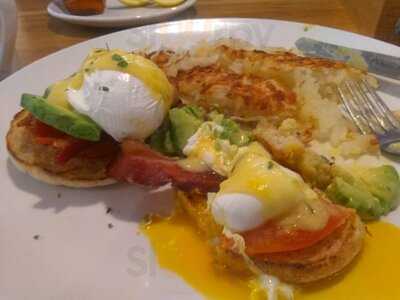 Broken Yolk Cafe