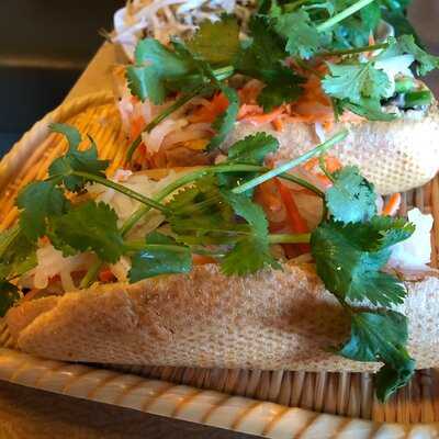 Be's Noodles & Banh Mi