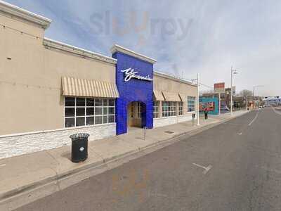 Yanni's & Lemoni Lounge