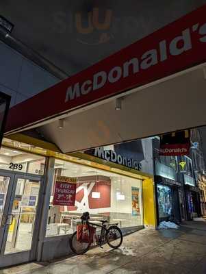 Five Guys - Famous Burgers And Fries