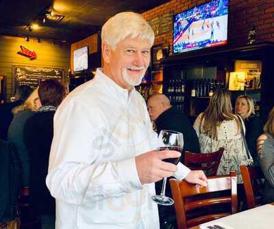 Nik's Italian Kitchen + Bar