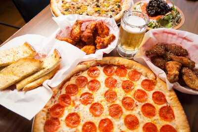 Mama's Pizza W Berry St