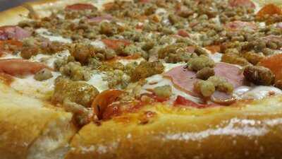 Mama's Pizza W Berry St