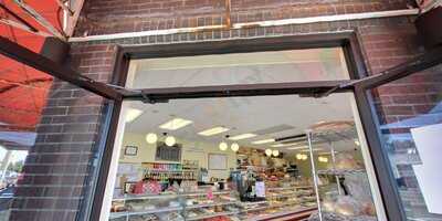 Larsen's Original Bakery