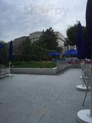 10 Thomas Restaurant