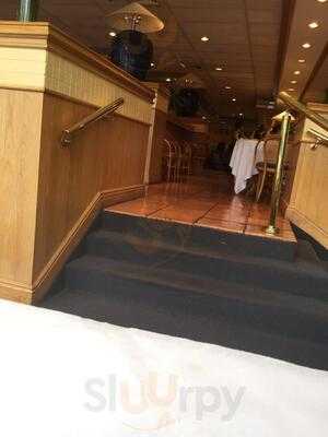 10 Thomas Restaurant