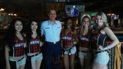 Twin Peaks Restaurants