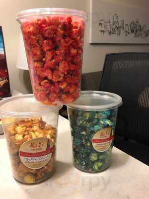 Miss Ds New Orleans Pralines And Popcorn