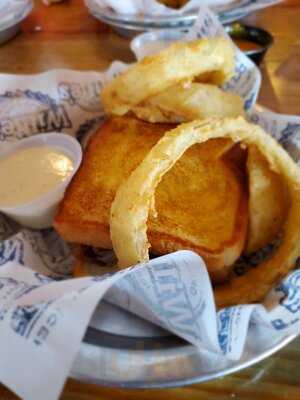 Willie's Grill & Icehouse