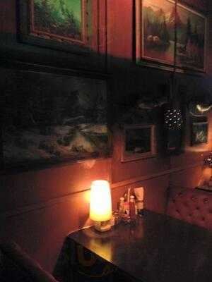 Lost Lake Cafe & Lounge