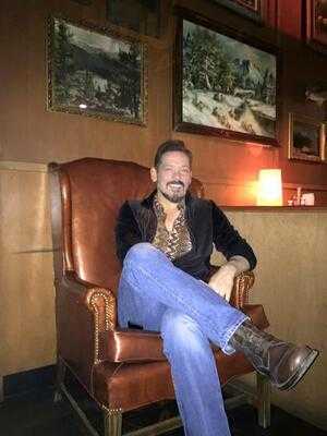 Lost Lake Cafe & Lounge