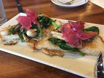 Alqueria Farmhouse Kitchen