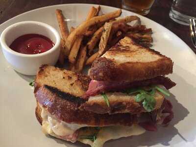 Alqueria Farmhouse Kitchen