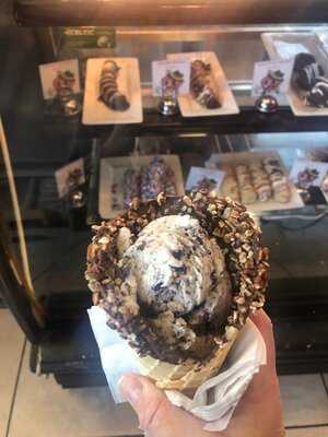 Mister Apple Candy Store