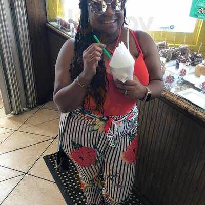 Mister Apple Candy Store