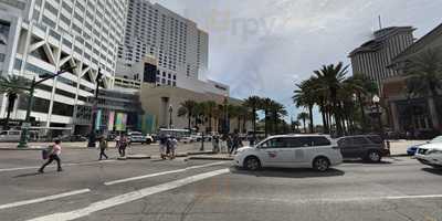 Pinkberry Frozen Yogurt