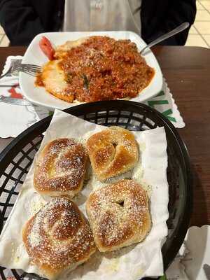 Giovanni's Family Restaurante