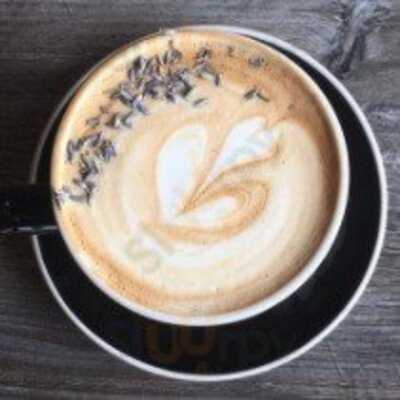 Yeganeh Bakery & Kafe Unik