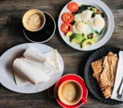 Yeganeh Bakery & Kafe Unik