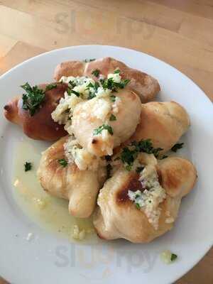 Reginelli's Pizzeria (garden District)