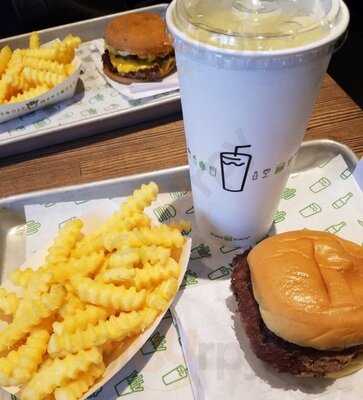 Shake Shack Central West End