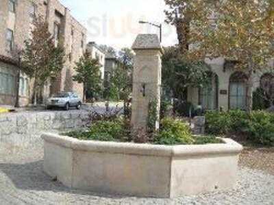 Vickery's Bar & Grill - Glenwood Park