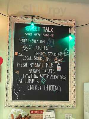 Little Cupcake Bakeshop