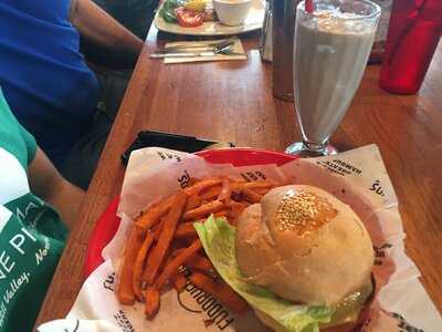 Fuddruckers