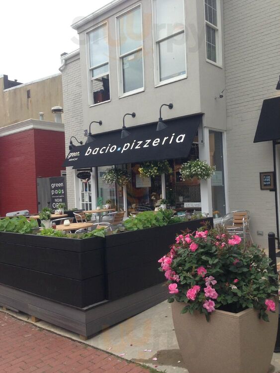 Bacio Pizzeria