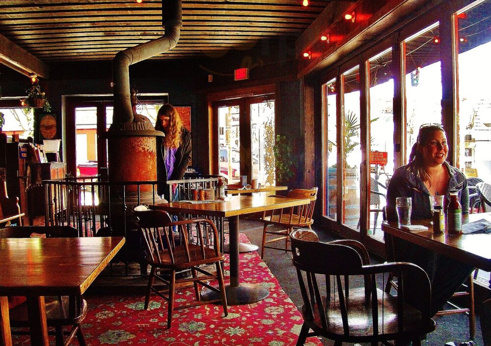 Mcmenamins Blue Moon Tavern And Grill