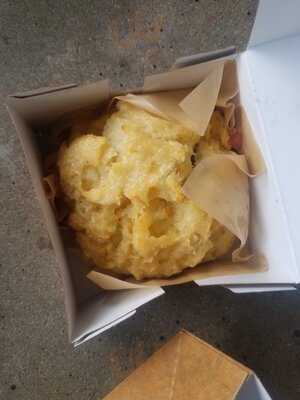 District Donuts, Sliders And Brew