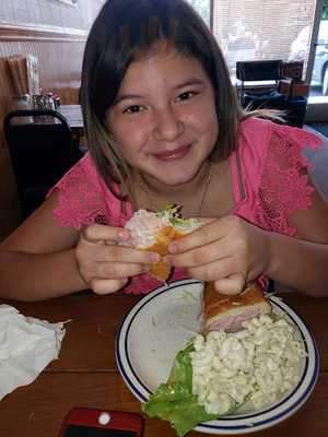 Chris' Deli Restaurant